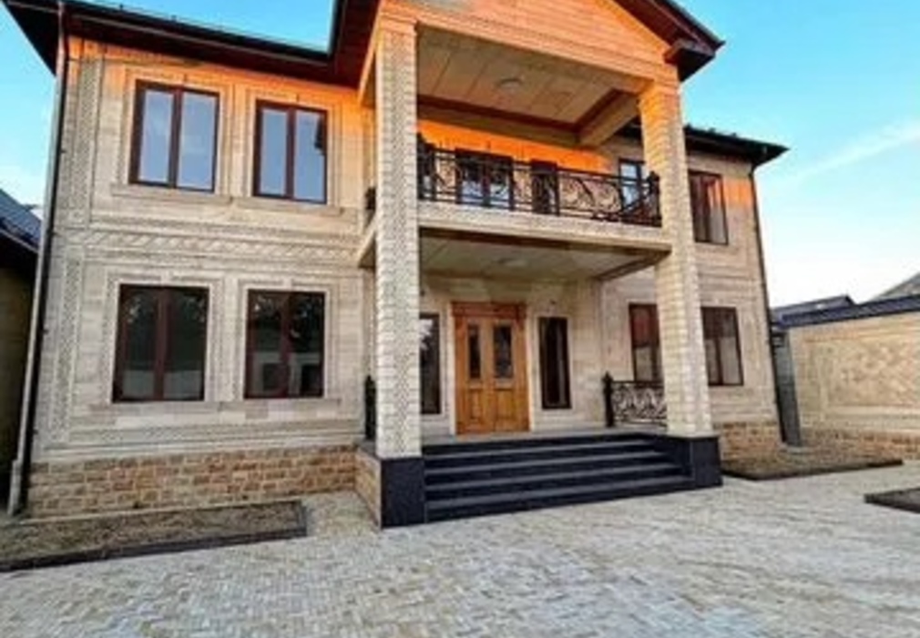 Дом 450 м² на участке 10 сот.-986989-179
