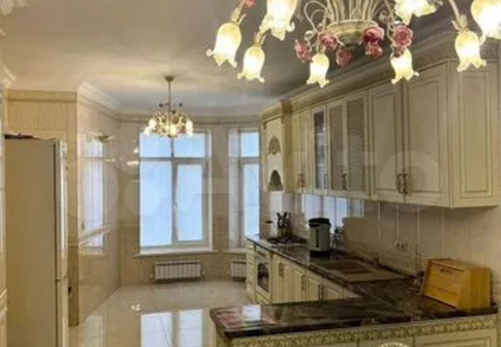 Дом 550 м² на участке 4,4 сот.-1018239-201