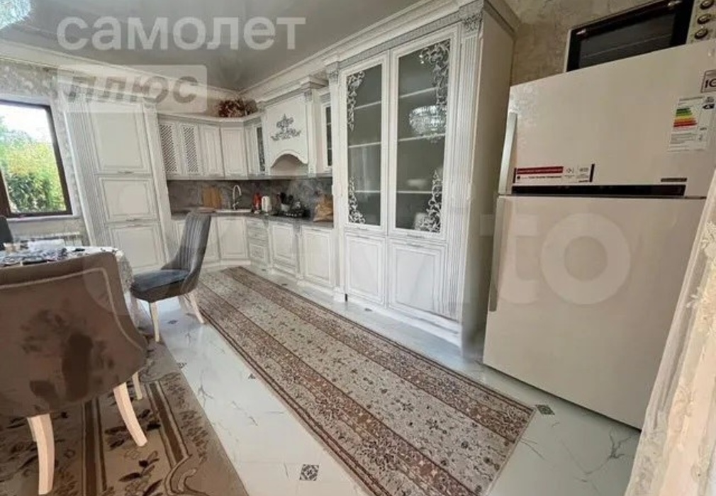 Дом 210 м² на участке 7,5 сот.-998573-296