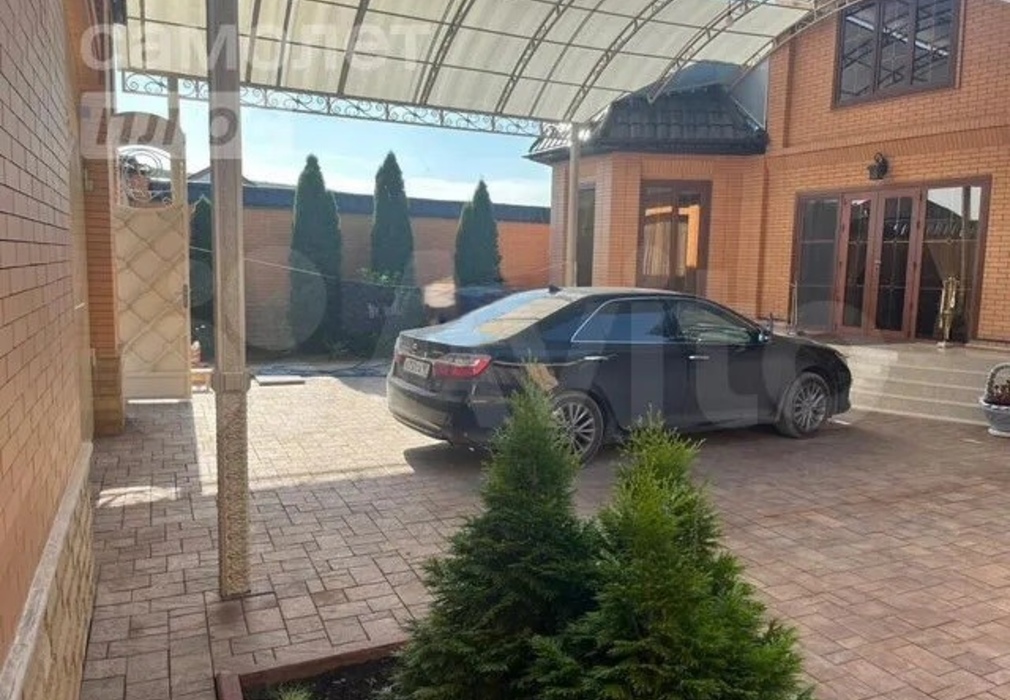 Дом 210 м² на участке 7,5 сот.-998573-300