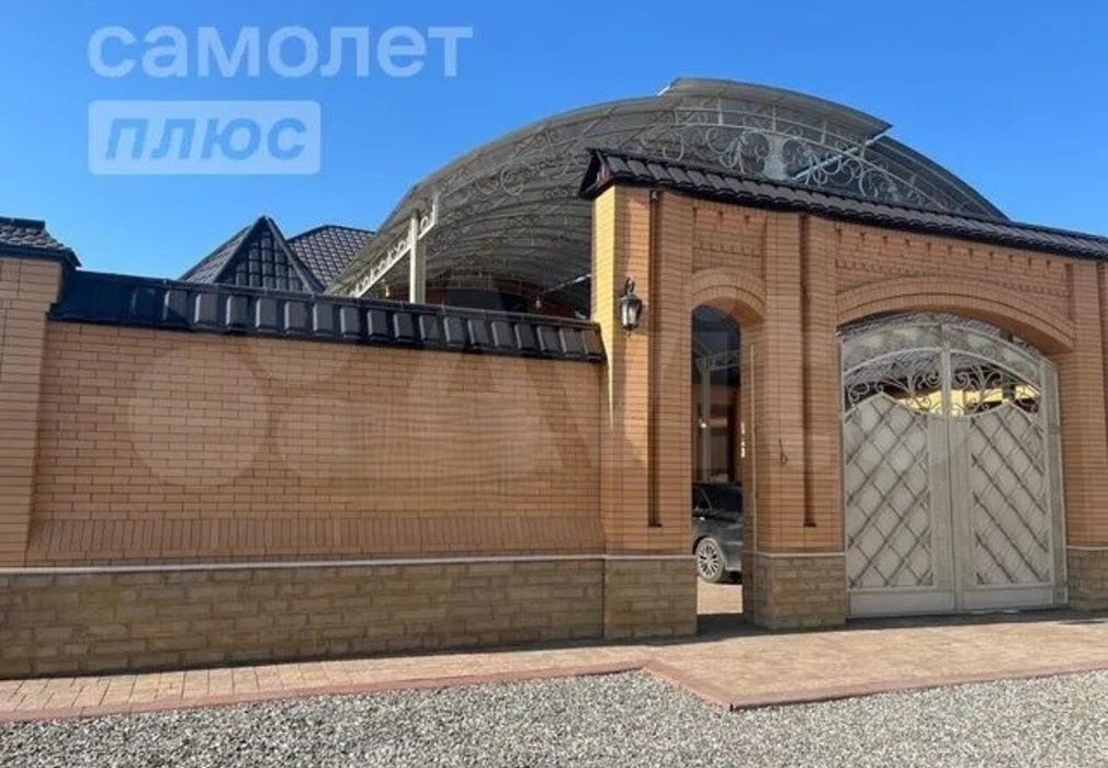 Дом 210 м² на участке 7,5 сот.-998573-307